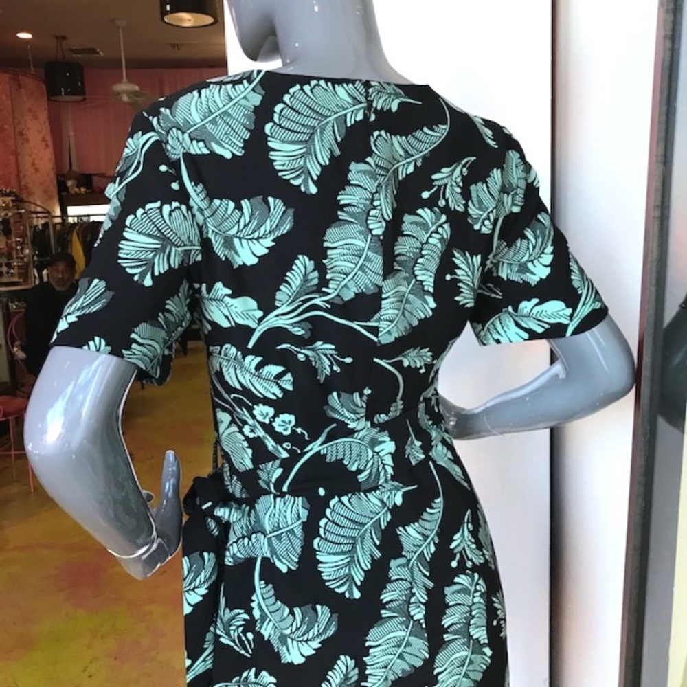 CINQ A SEPT "Bia" Crewneck Side-Tie Palm Print Dress NWOT/sz 4 - Picture 12 of 14